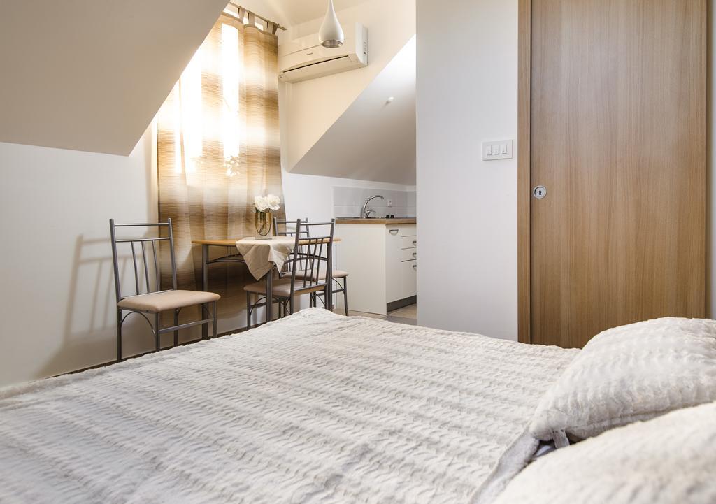 La Perla Luxury Apartments سبليت الغرفة الصورة